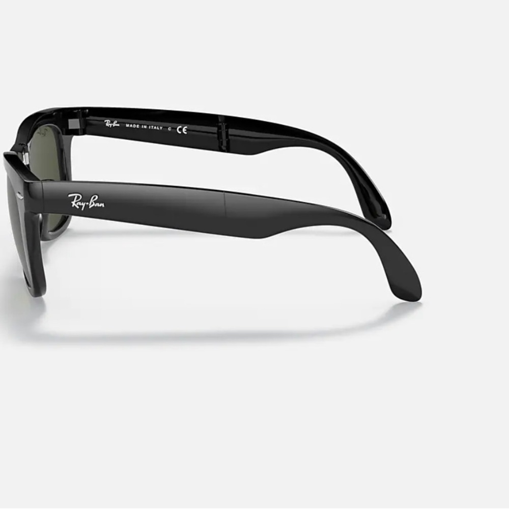 Slightly worn ray-ban sunglasses